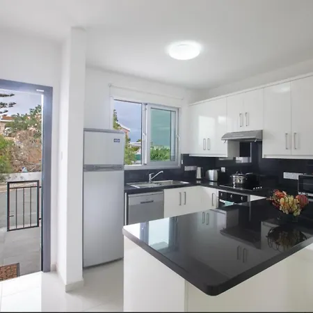 Samantha * Παραλίμνι